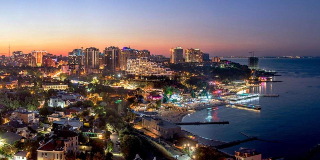 Аркадия Студия С Балконом Частичный Вид Моря Первая Линия От Моря Odessa Extérieur photo